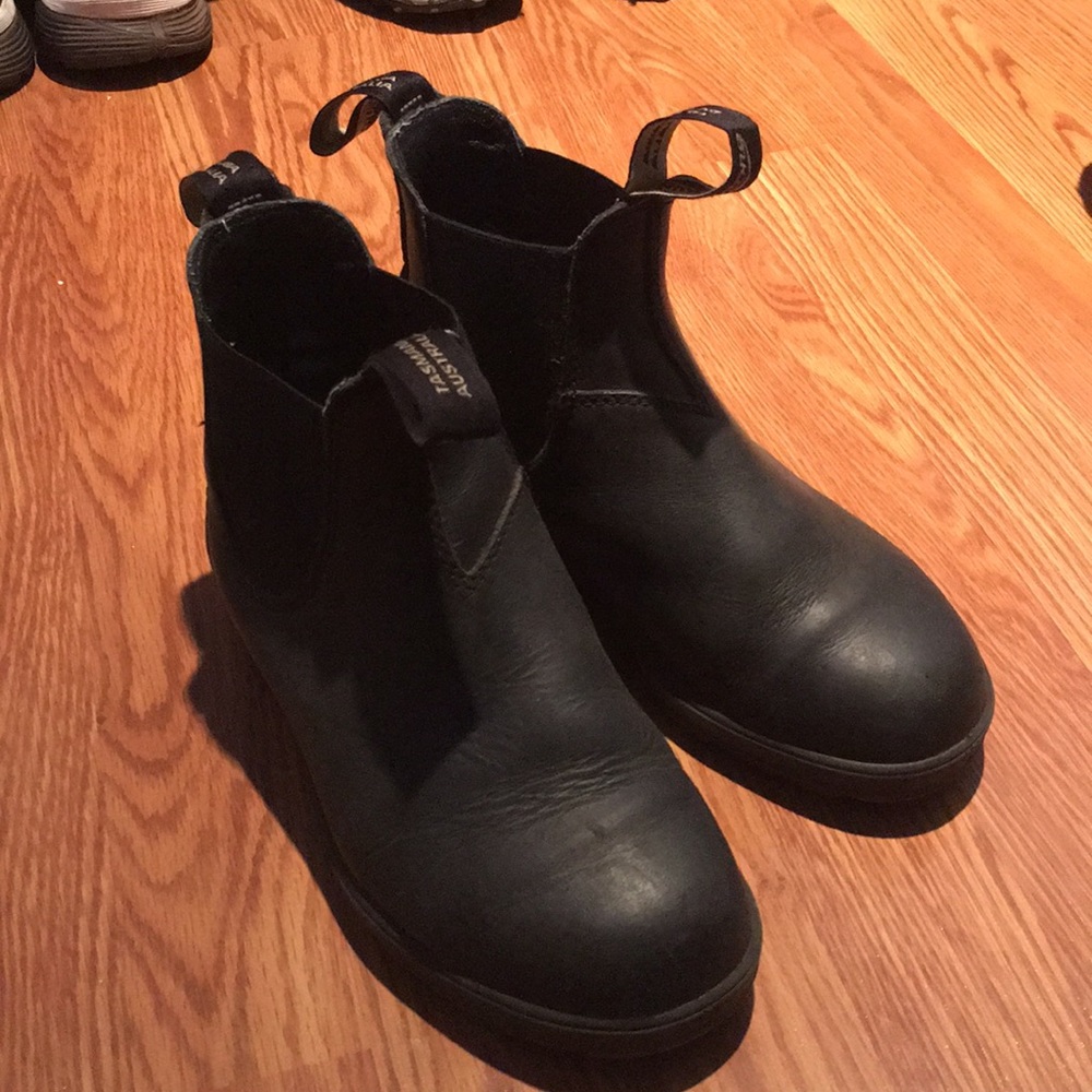 Gently used with rugged sole. #510 style-i think